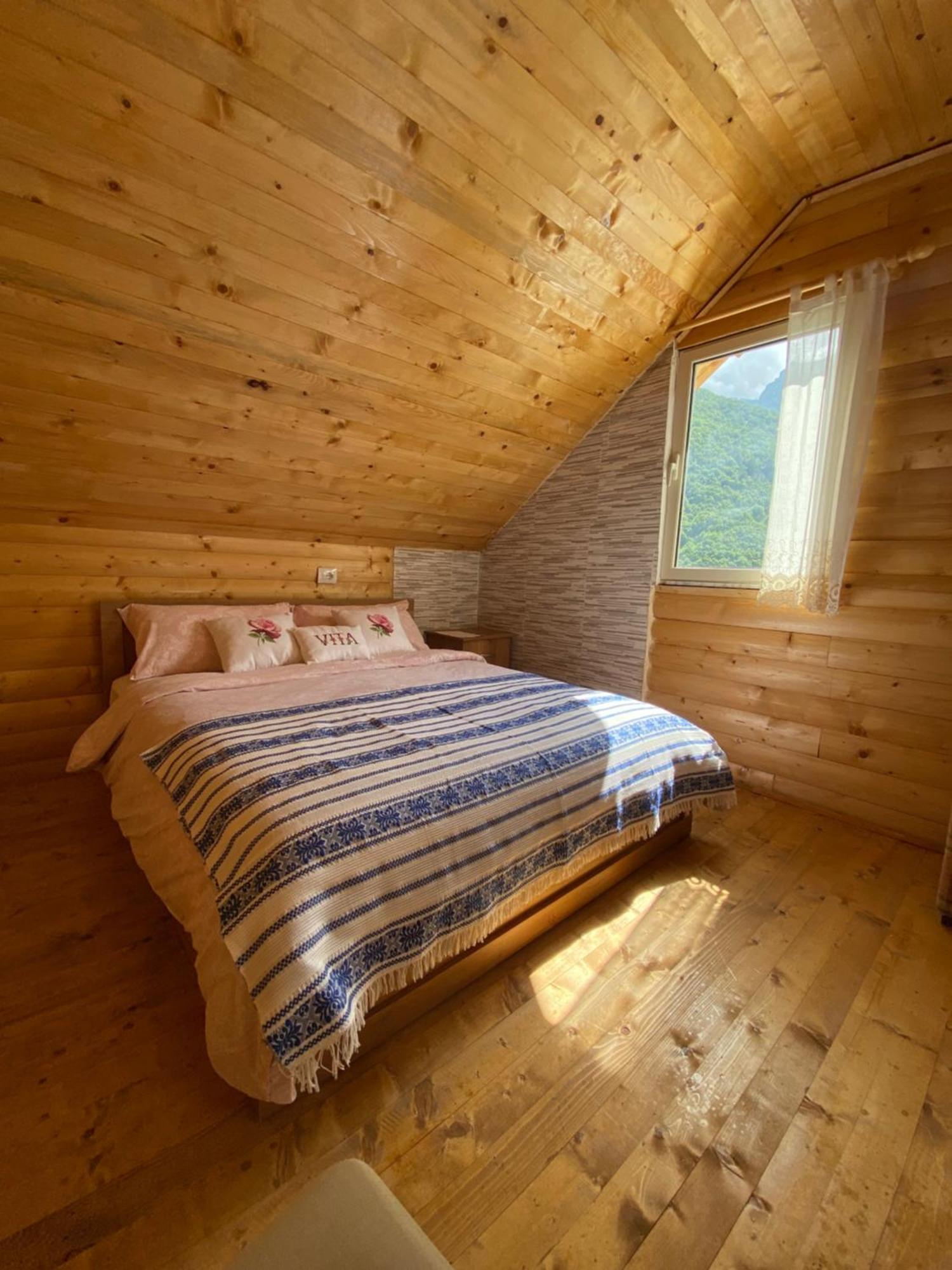 Vita Guesthouse Bajram Curri Ngoại thất bức ảnh